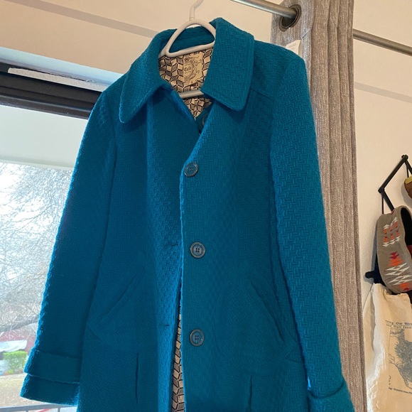 Women’s Coat - Picture 2 of 3